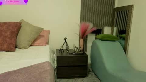 Snapshot of fransheskarossi_ chatting on 4, 6, 2026 Fransheska online show from 4, 6, 2026