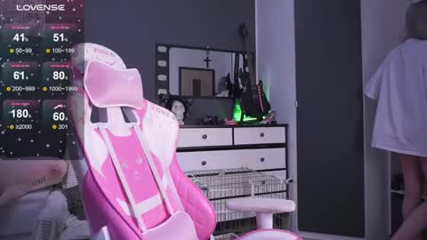 Asya UwU   online show from 10, 1, 2026