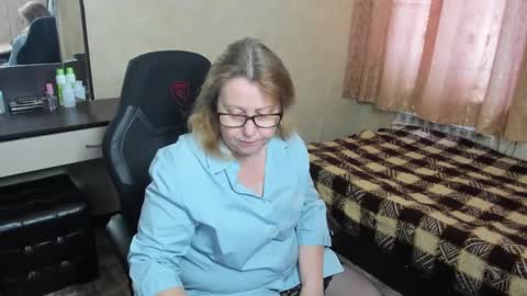 FrauMartha online show from 8, 2, 2025