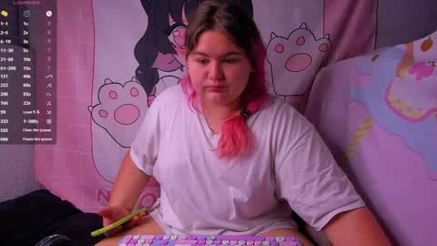 Snapshot of freakcute_friends chatting on 9, 12, 2024 Alice online show from 9, 12, 2024