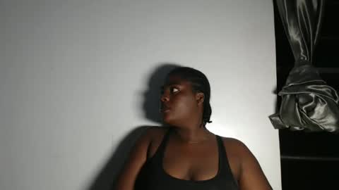 Snapshot of freakie_clit chatting on 4, 12, 2024 pandora online show from 4, 12, 2024