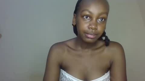 Snapshot of freaky_beauty chatting on 27, 5, 2026 freaky_beauty online show from 27, 5, 2026