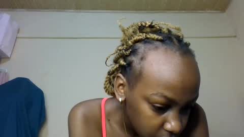 Snapshot of freaky_beauty chatting on 23, 7, 2026 freaky_beauty online show from 23, 7, 2026