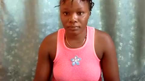 Snapshot of freaky_dolly chatting on 4, 1, 2025 freaky_dolly online show from 4, 1, 2025