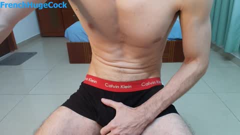 Manson FrenchHugeCock online show from 30, 10, 2025