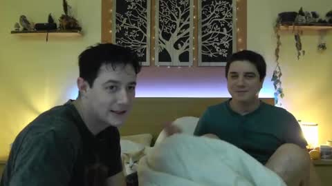 French Horny Bibs online show from 18, 1, 2025