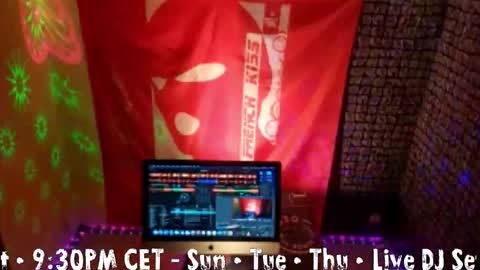 frenchkissdjfk online show from 9, 11, 2025