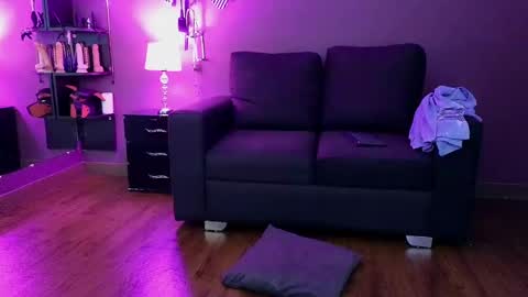     online show from 17, 12, 2024