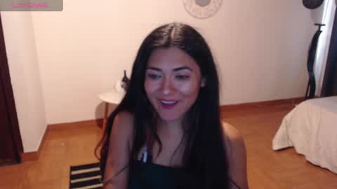 Snapshot of freyarouge chatting on 11, 4, 2026 freyarouge online show from 11, 4, 2026