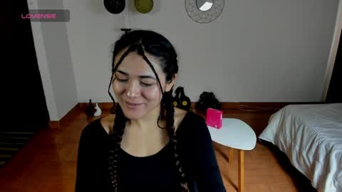 Snapshot of freyarouge chatting on 25, 4, 2026 freyarouge online show from 25, 4, 2026