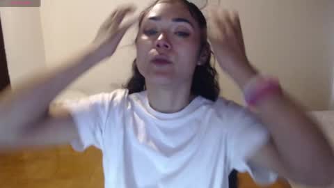 Snapshot of freyarouge chatting on 11, 5, 2026 freyarouge online show from 11, 5, 2026