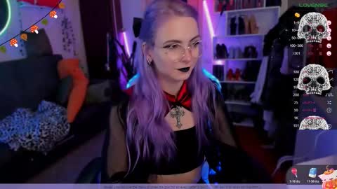 Snapshot of frida_fortune chatting on 29, 10, 2025 Frida A boost to fortune for the one who gives a thumbs up and a bonus lucky for those who support me by joining the fanclub online show from 29, 10, 2025