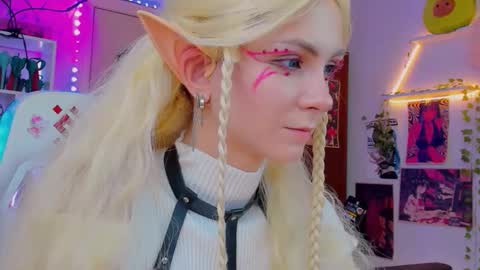 Snapshot of frida_fortune chatting on 7, 11, 2025 Frida A boost to fortune for the one who gives a thumbs up and a bonus lucky for those who support me by joining the fanclub online show from 7, 11, 2025