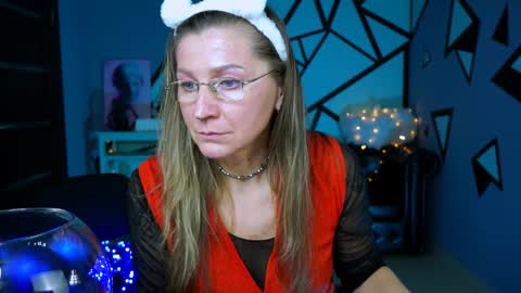 Snapshot of fridatander chatting on 26, 12, 2024 Frida Tander online show from 26, 12, 2024