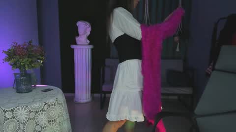 Snapshot of fridatander chatting on 8, 1, 2025 Frida Tander online show from 8, 1, 2025