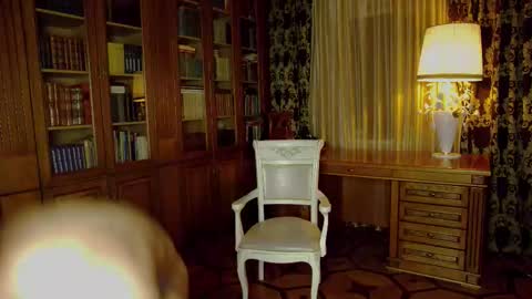 Snapshot of friend123211 chatting on 23, 11, 2025 Viktor online show from 23, 11, 2025