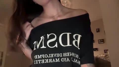 Snapshot of friend_foryou chatting on 8, 9, 2025 Lina online show from 8, 9, 2025