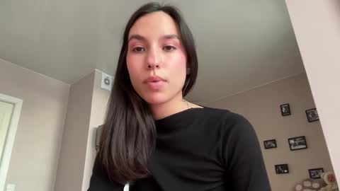 Snapshot of friend_foryou chatting on 18, 9, 2025 Lina online show from 18, 9, 2025