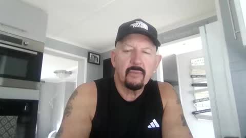 Snapshot of friskyneedsum chatting on 28, 10, 2025 bob online show from 28, 10, 2025