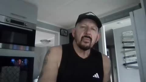 Snapshot of friskyneedsum chatting on 15, 12, 2025 bob online show from 15, 12, 2025