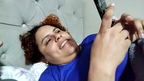 Snapshot of frizzy_girl chatting on 23, 9, 2025 Frizzy girl online show from 23, 9, 2025