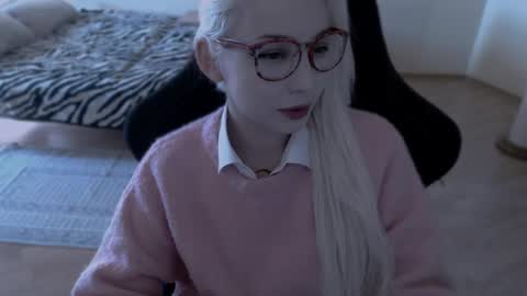 Snapshot of fromsun_forsoul chatting on 4, 5, 2026 Lilith online show from 4, 5, 2026
