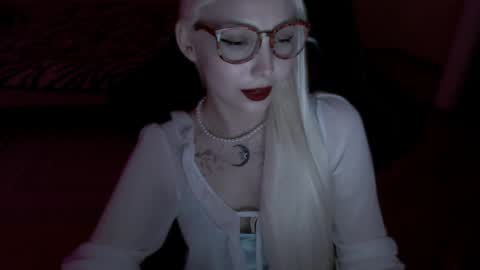 Snapshot of fromsun_forsoul chatting on 4, 6, 2026 Lilith online show from 4, 6, 2026