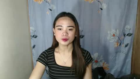 Snapshot of fuchsia_love chatting on 10, 9, 2025 HI IM RONA DONT FORGET GIVE ME THUMBS UP AND JOIN TO MY FANCLUB online show from 10, 9, 2025