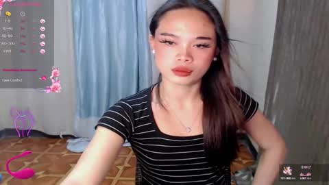 Snapshot of fuchsia_love chatting on 4, 10, 2025 HI IM RONA DONT FORGET GIVE ME THUMBS UP AND JOIN TO MY FANCLUB online show from 4, 10, 2025