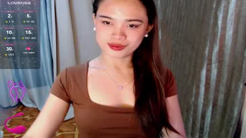 Snapshot of fuchsia_love chatting on 7, 10, 2025 HI IM RONA DONT FORGET GIVE ME THUMBS UP AND JOIN TO MY FANCLUB online show from 7, 10, 2025