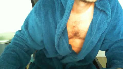 Snapshot of funnyeucouple chatting on 1, 10, 2025 YWhiteNiceMan online show from 1, 10, 2025
