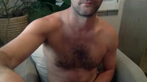 Snapshot of funtimes4us32 chatting on 12, 12, 2024 Funtimes4us32 online show from 12, 12, 2024