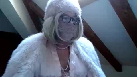 Snapshot of fursdany chatting on 6, 6, 2026 Dany online show from 6, 6, 2026