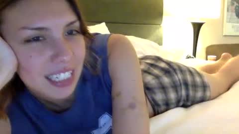 Snapshot of fushialake chatting on 3, 11, 2025 Fushia online show from 3, 11, 2025