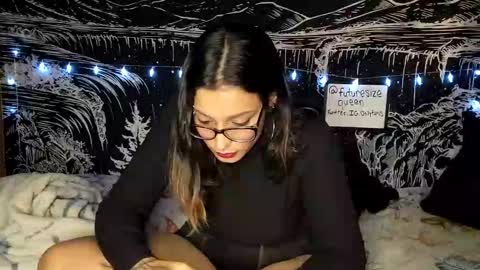 futuresizequeen online show from 29, 11, 2025