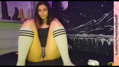 futuresizequeen online show from 8, 1, 2026