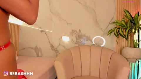   Independent model online show from 17, 12, 2025