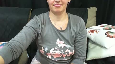 gaby  layla online show from 9, 9, 2025