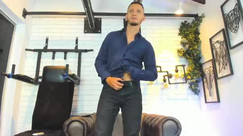 Snapshot of gabrieldraven chatting on 8, 9, 2025 gabrieldraven online show from 8, 9, 2025