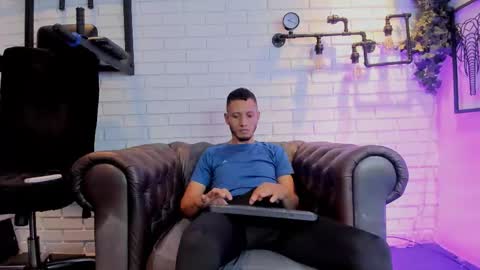 Snapshot of gabrieldraven chatting on 10, 9, 2025 gabrieldraven online show from 10, 9, 2025