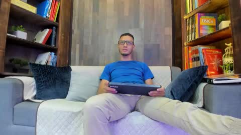 Snapshot of gabrieldraven chatting on 22, 9, 2025 gabrieldraven online show from 22, 9, 2025