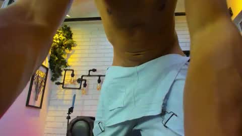 Snapshot of gabrieldraven chatting on 12, 11, 2025 gabrieldraven online show from 12, 11, 2025