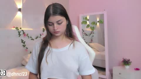 Snapshot of gabriellahoney18 chatting on 4, 3, 2025 Gabriella online show from 4, 3, 2025