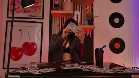 Snapshot of gaby_mason chatting on 5, 11, 2025 Gaby online show from 5, 11, 2025