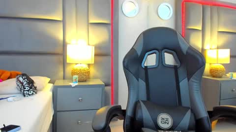 gabymoreau online show from 17, 12, 2025