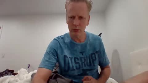 Snapshot of gamerboy200 chatting on 25, 9, 2025 gamerboy200 online show from 25, 9, 2025