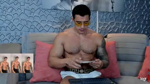 Snapshot of garret_alvin_ chatting on 8, 1, 2025 Garret online show from 8, 1, 2025