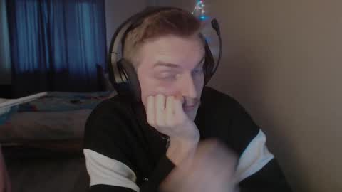 Snapshot of gasturfahe chatting on 10, 3, 2025 gasturfahe online show from 10, 3, 2025