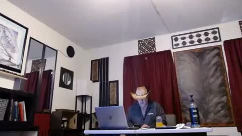 Snapshot of gatewaylaptop2019 chatting on 23, 4, 2026 gatewaylaptop2019 online show from 23, 4, 2026