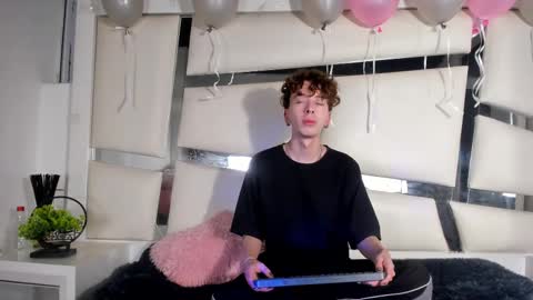 Genesis online show from 19, 11, 2025